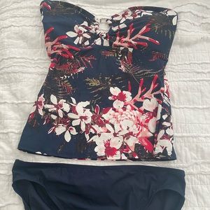 Tommy Hillfiger strapless tanning and bottom set